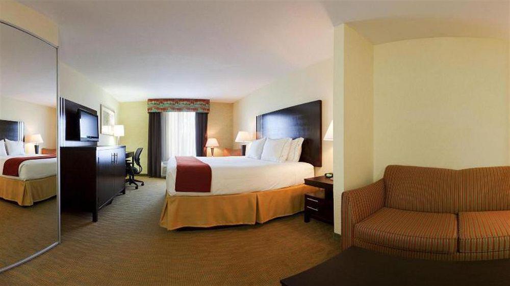 Holiday Inn Express Hotel & Suites Hamburg By Ihg Exterior foto