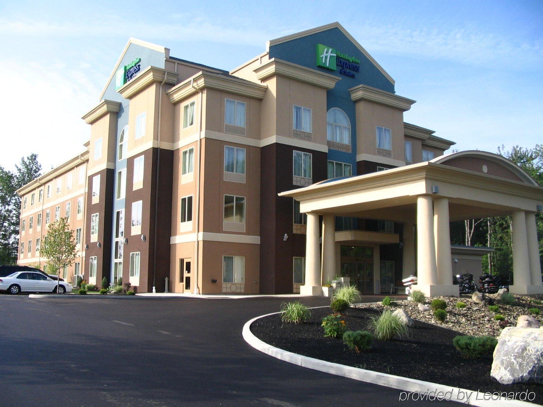 Holiday Inn Express Hotel & Suites Hamburg By Ihg Exterior foto