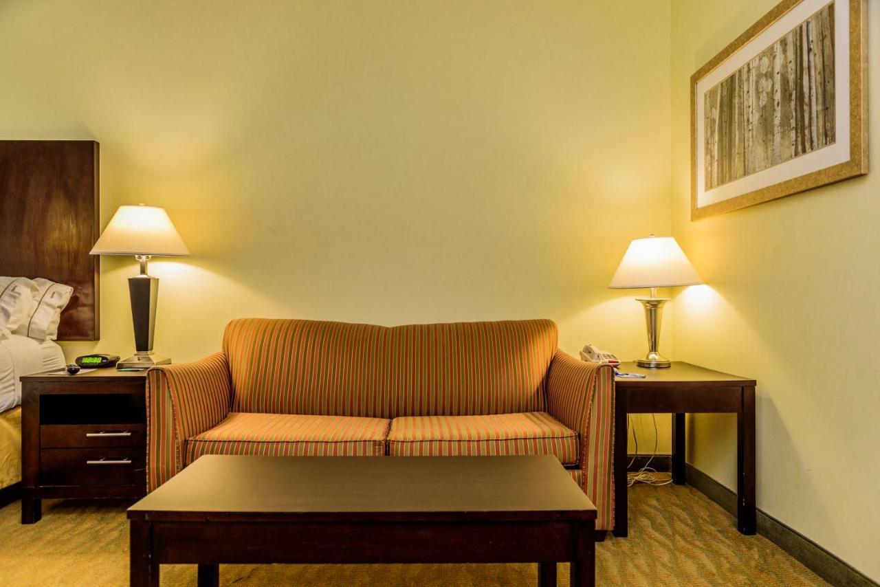 Holiday Inn Express Hotel & Suites Hamburg By Ihg Exterior foto